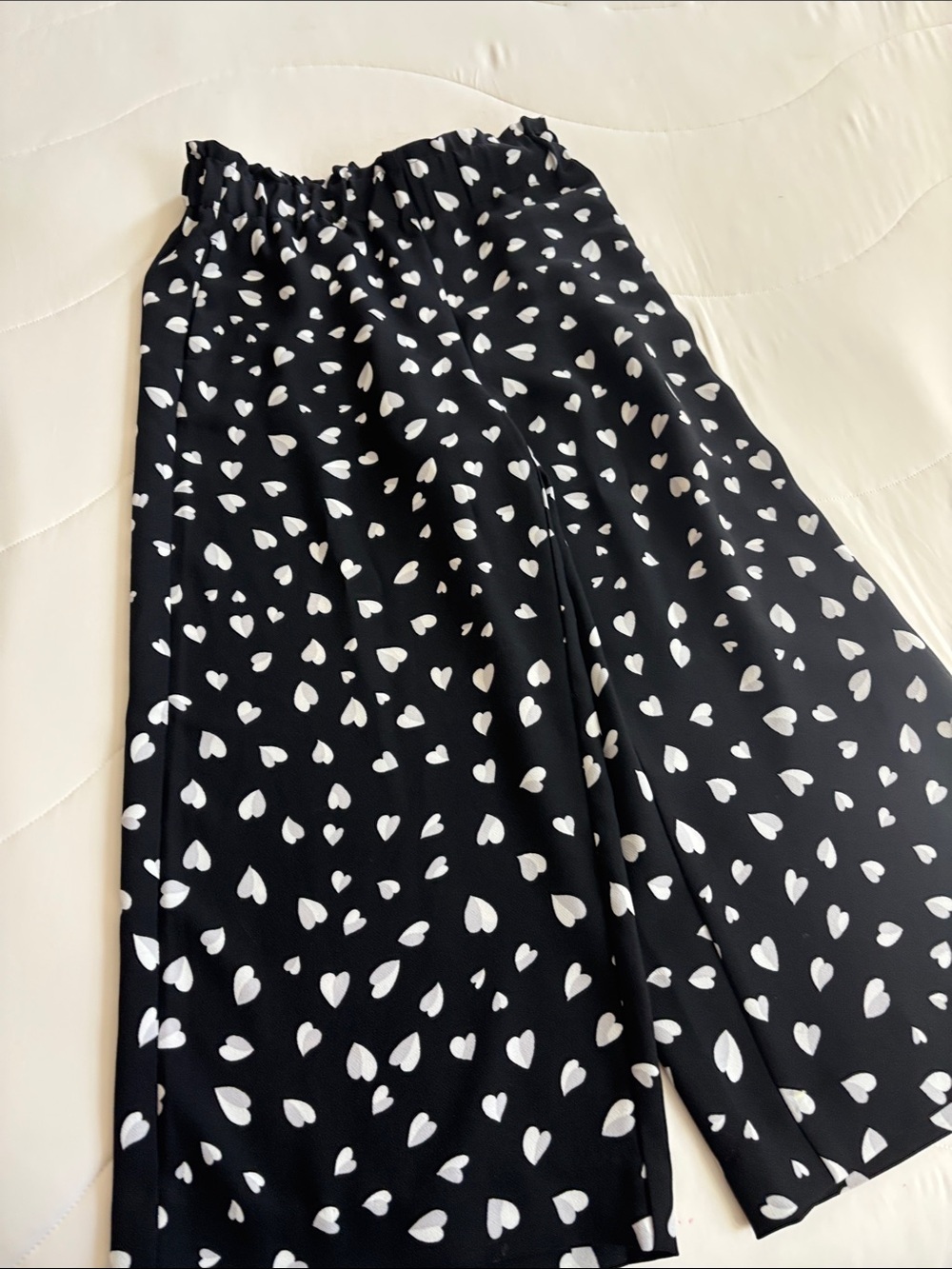 Ann Taylor Black Wide-Leg Capris with White Heart Print